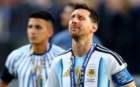 Rooney: Sepatu Emas Mbappe Tak Sebanding dengan Kehebatan Messi